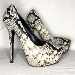 STEVE MADDEN SNAKE PRINT WOMENS HEELS